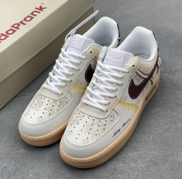 NIKE AIRFORCE 1 PANDA PRANK